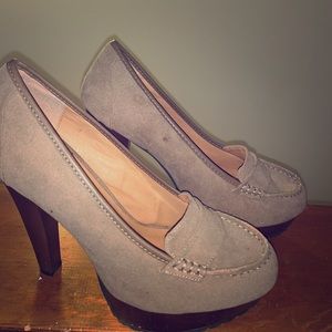 Qupid Saydie-49 taupe suede clog heels size 10